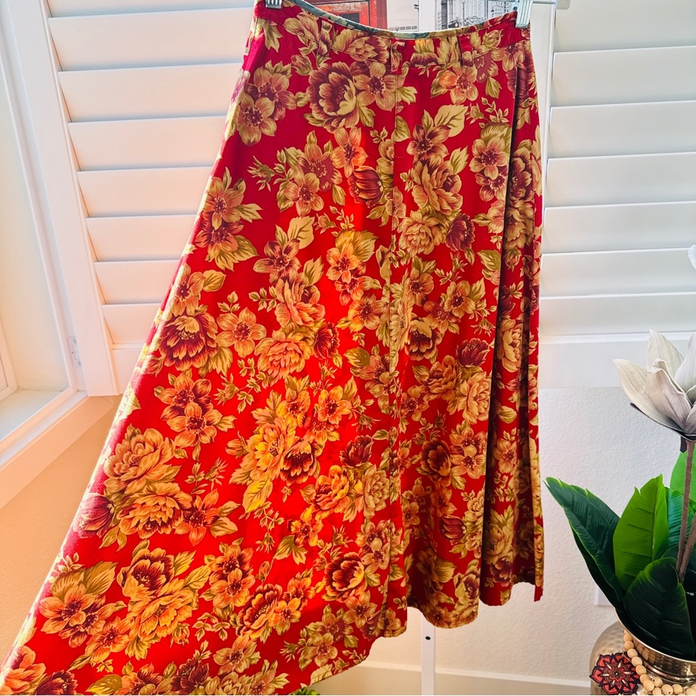 LizSport (Vintage). Size Petite 4. Women's Red Floral Midi Skirt Button Front - Picture 6 of 8